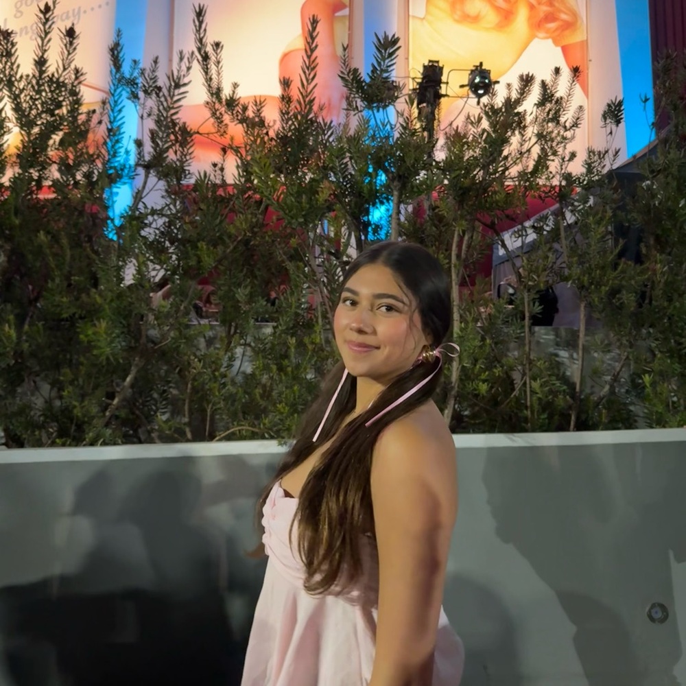 Meet your Posher, Ava